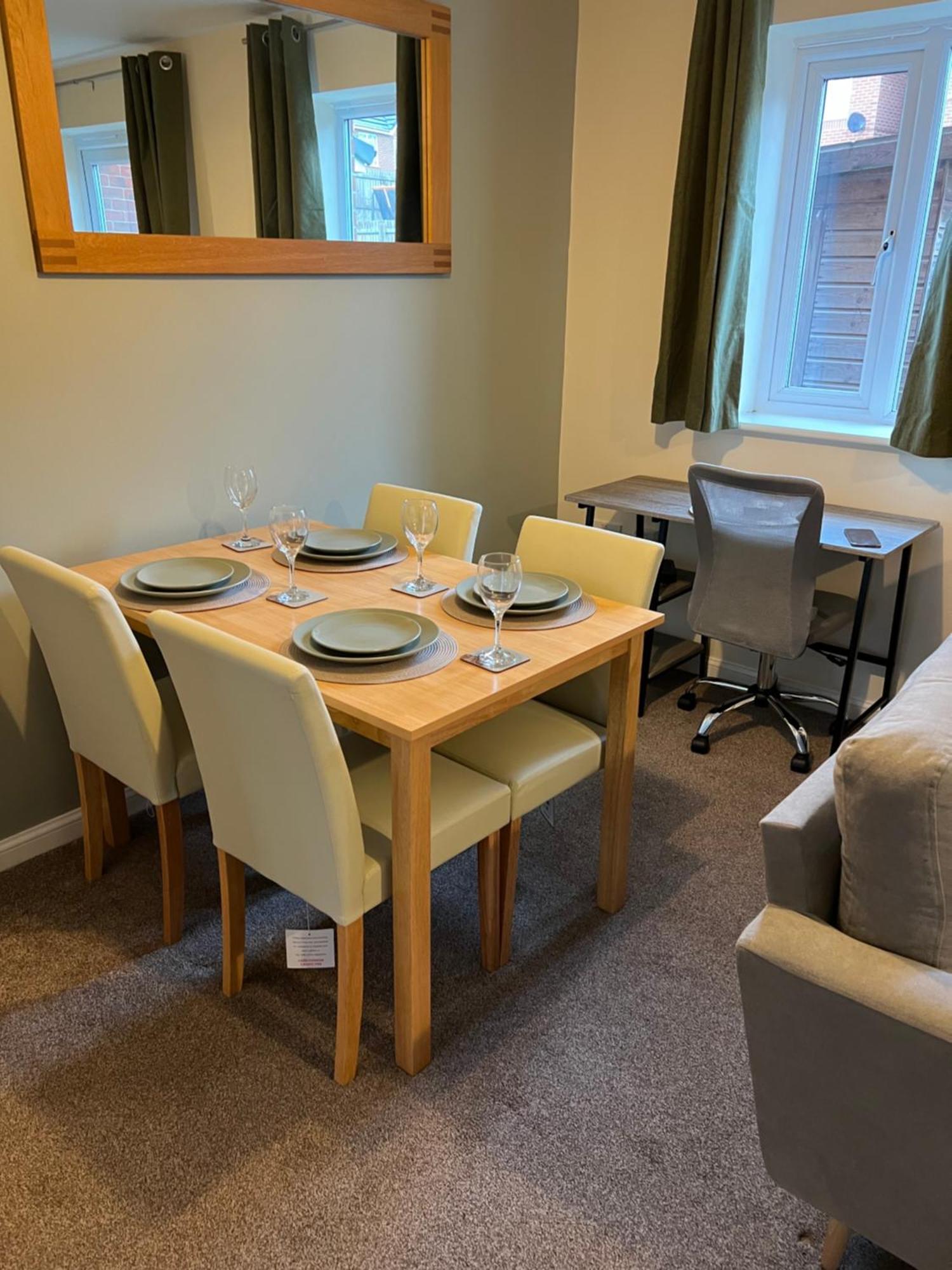 Modern Semi Detached In A Quiet Location, Driveway Parking Villa Ewloe Ngoại thất bức ảnh