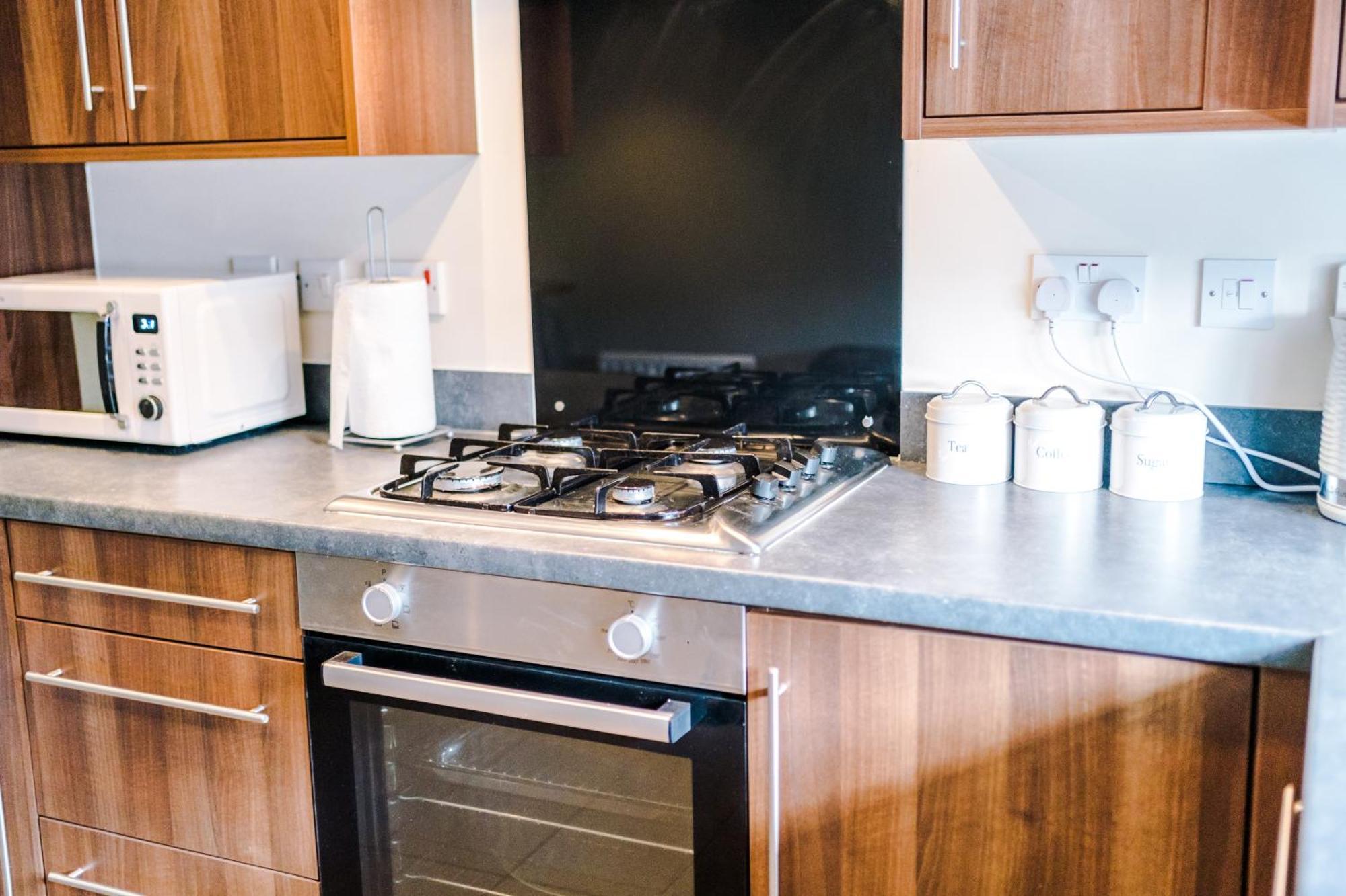 Modern Semi Detached In A Quiet Location, Driveway Parking Villa Ewloe Ngoại thất bức ảnh