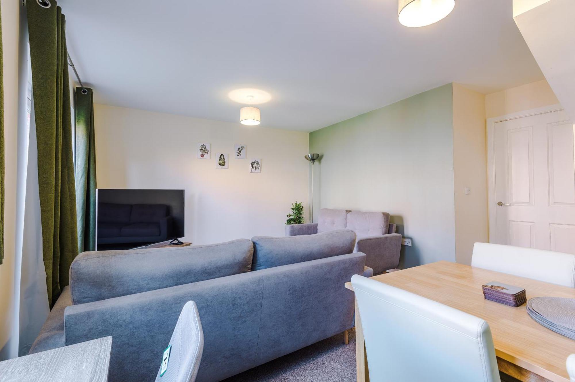 Modern Semi Detached In A Quiet Location, Driveway Parking Villa Ewloe Ngoại thất bức ảnh