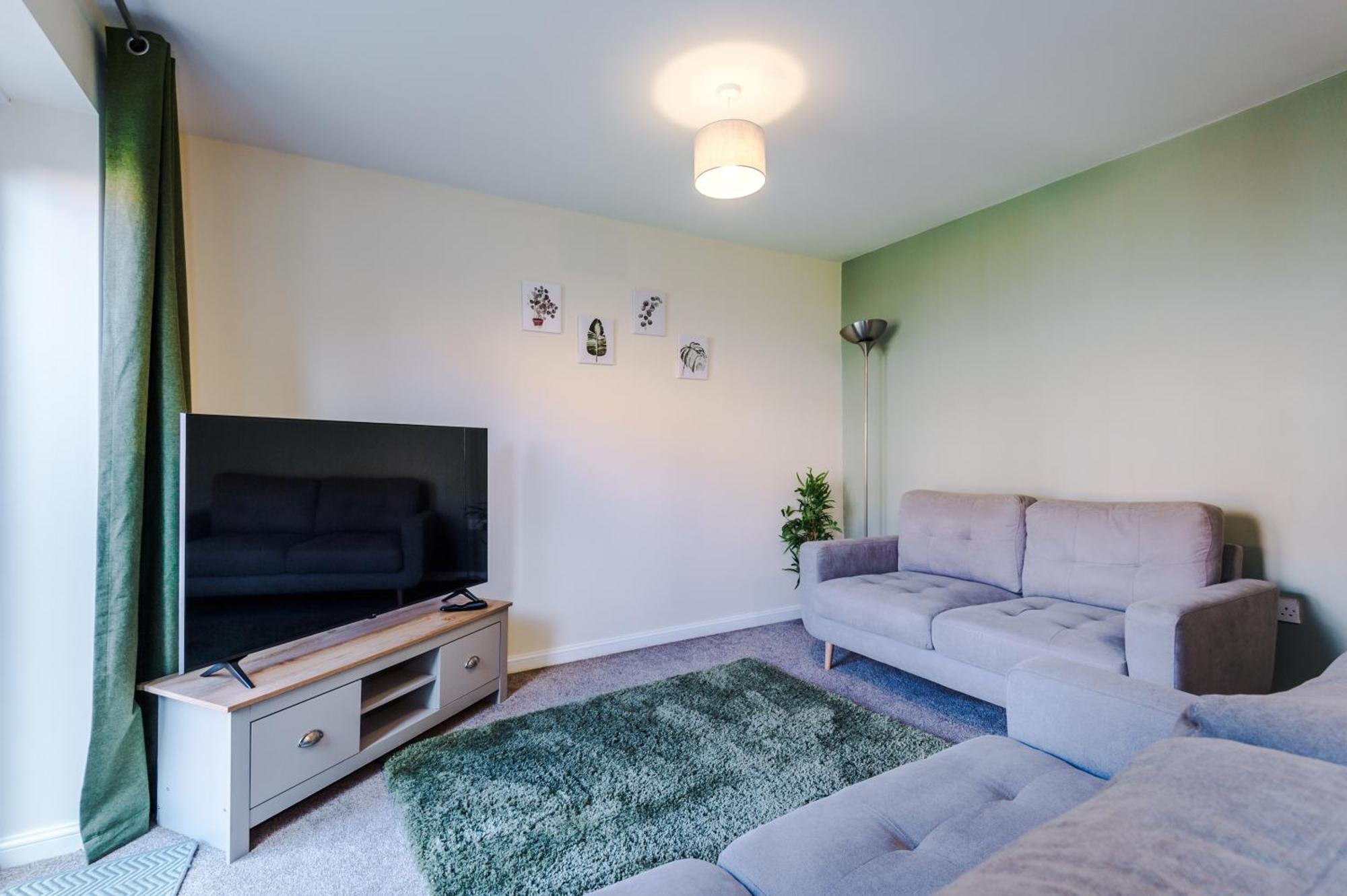 Modern Semi Detached In A Quiet Location, Driveway Parking Villa Ewloe Ngoại thất bức ảnh